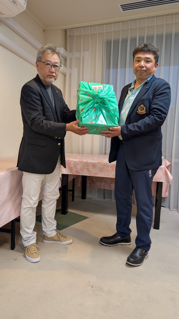 写真（優勝賞品授与